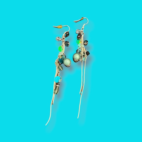 Silver tone earrings - Picture 1 of 2